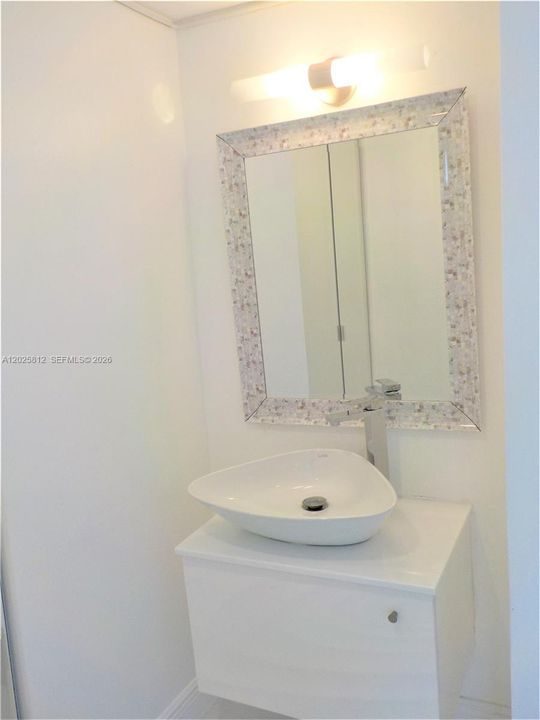 Activo con contrato: $2,750 (2 camas, 2 baños, 1233 Pies cuadrados)