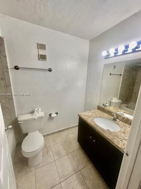 For Sale: $230,000 (1 beds, 1 baths, 651 Square Feet)