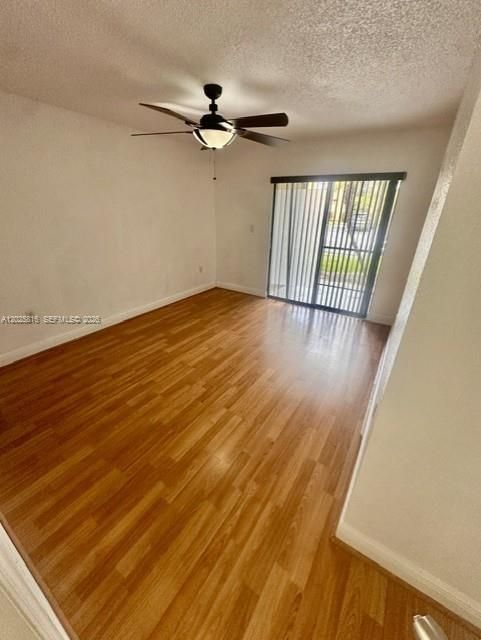For Sale: $230,000 (1 beds, 1 baths, 651 Square Feet)