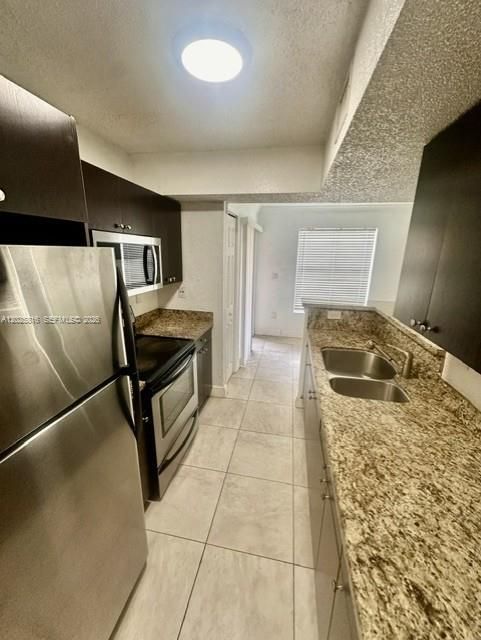 For Sale: $230,000 (1 beds, 1 baths, 651 Square Feet)