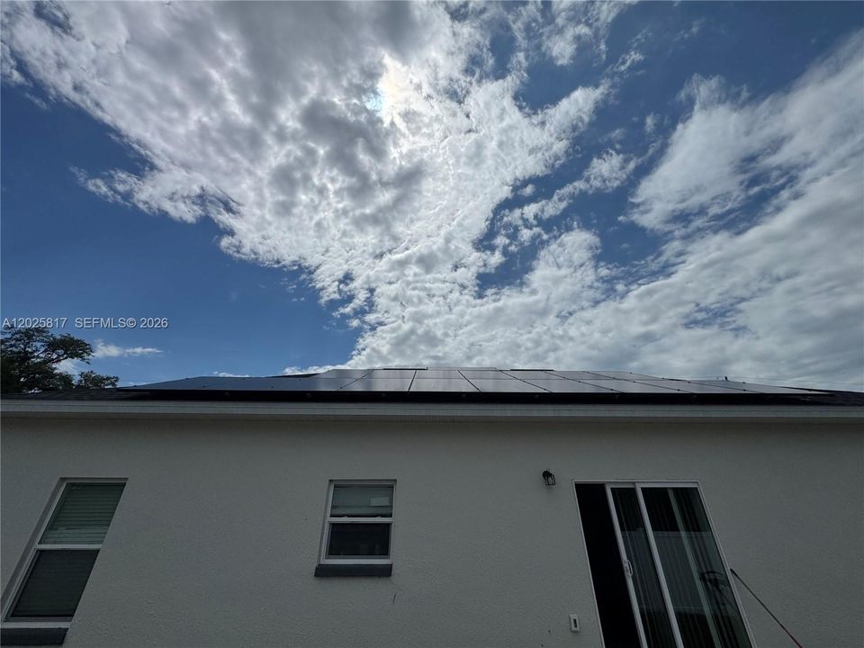 For Rent: $2,750 (4 beds, 3 baths, 1950 Square Feet)