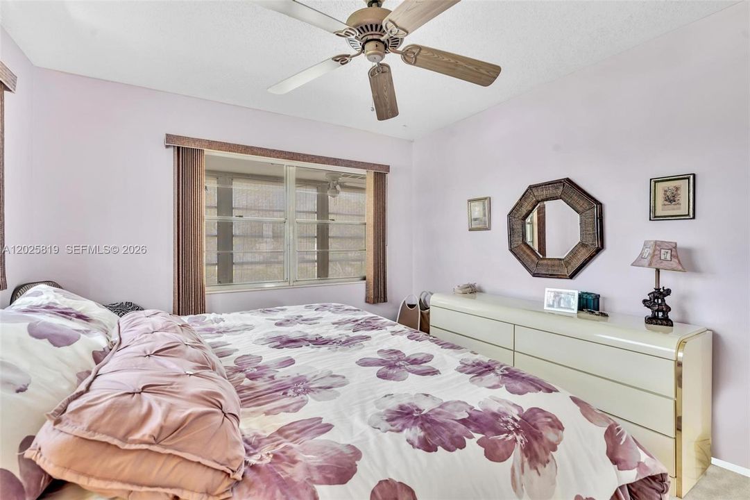 For Sale: $119,000 (2 beds, 1 baths, 820 Square Feet)