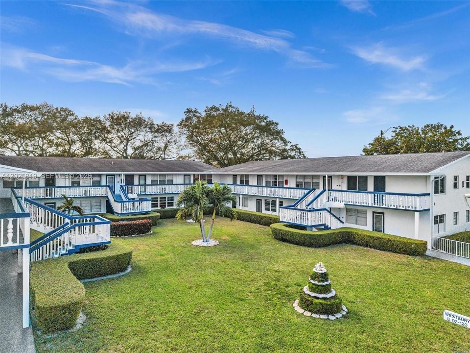 For Sale: $119,000 (2 beds, 1 baths, 820 Square Feet)