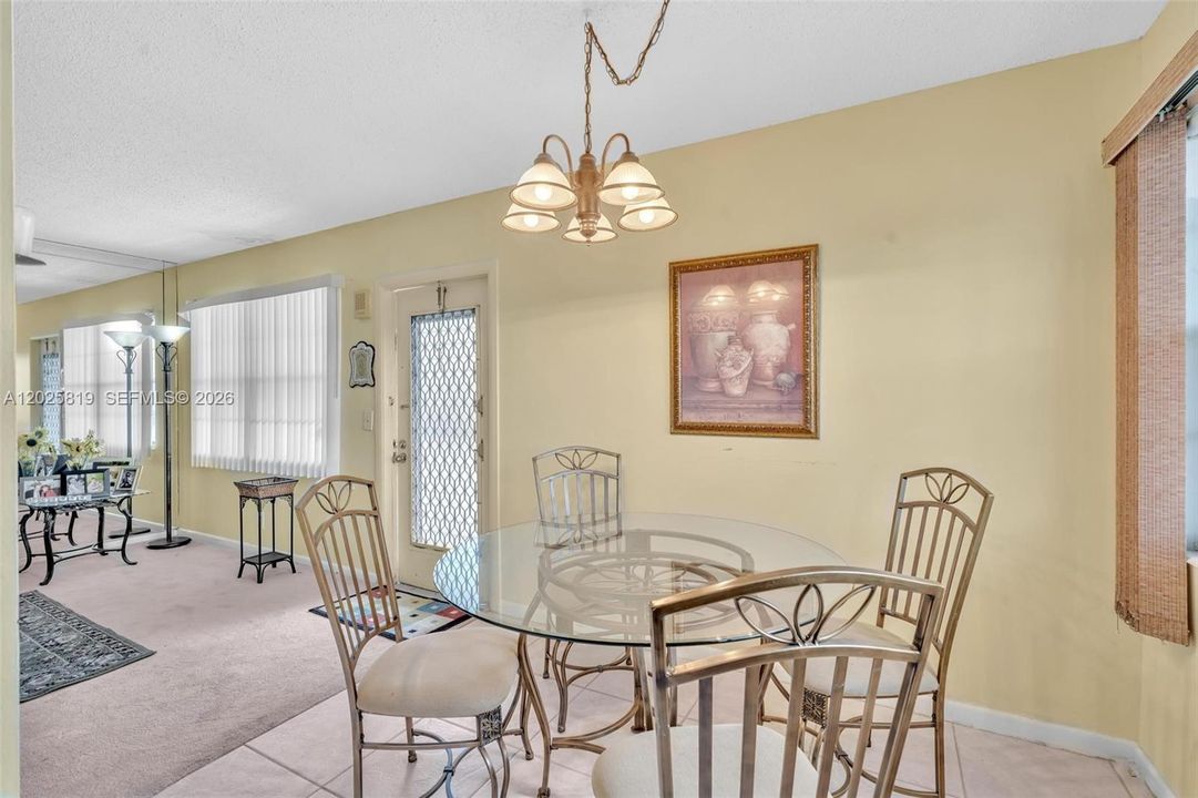 For Sale: $119,000 (2 beds, 1 baths, 820 Square Feet)