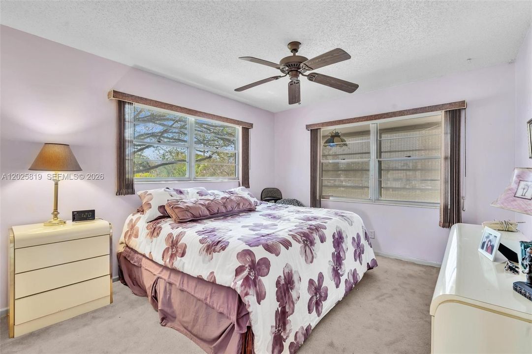 For Sale: $119,000 (2 beds, 1 baths, 820 Square Feet)