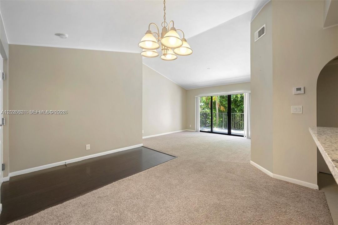 For Sale: $225,000 (1 beds, 1 baths, 777 Square Feet)