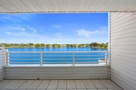 For Sale: $248,000 (2 beds, 2 baths, 1096 Square Feet)