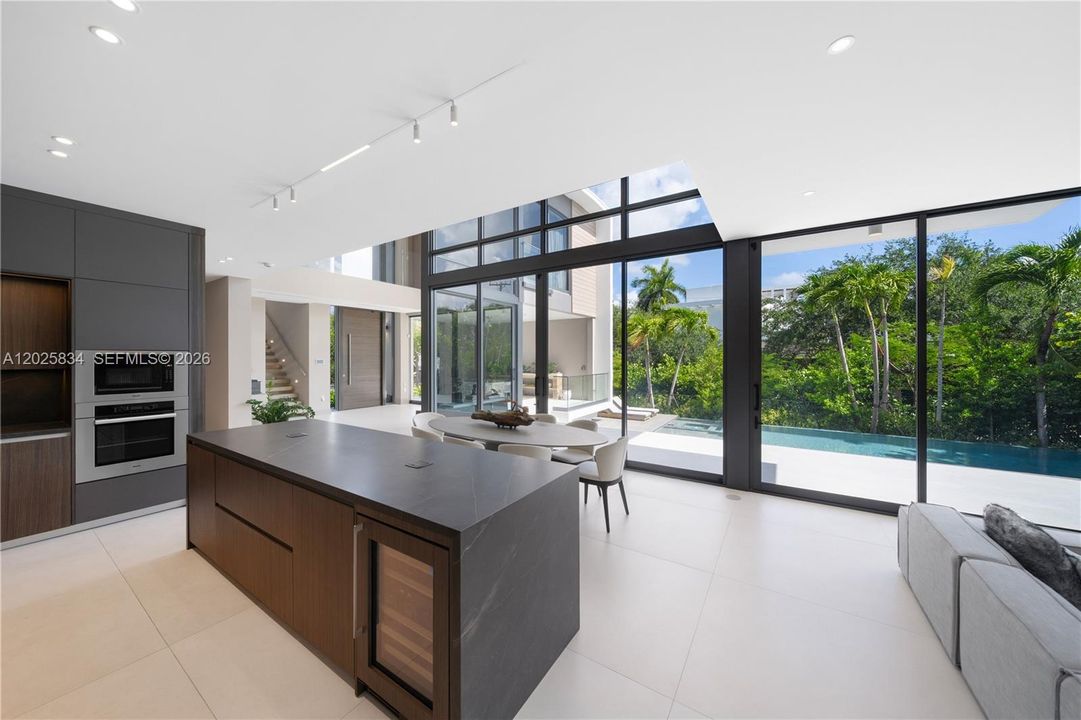 For Sale: $7,490,000 (5 beds, 5 baths, 3768 Square Feet)