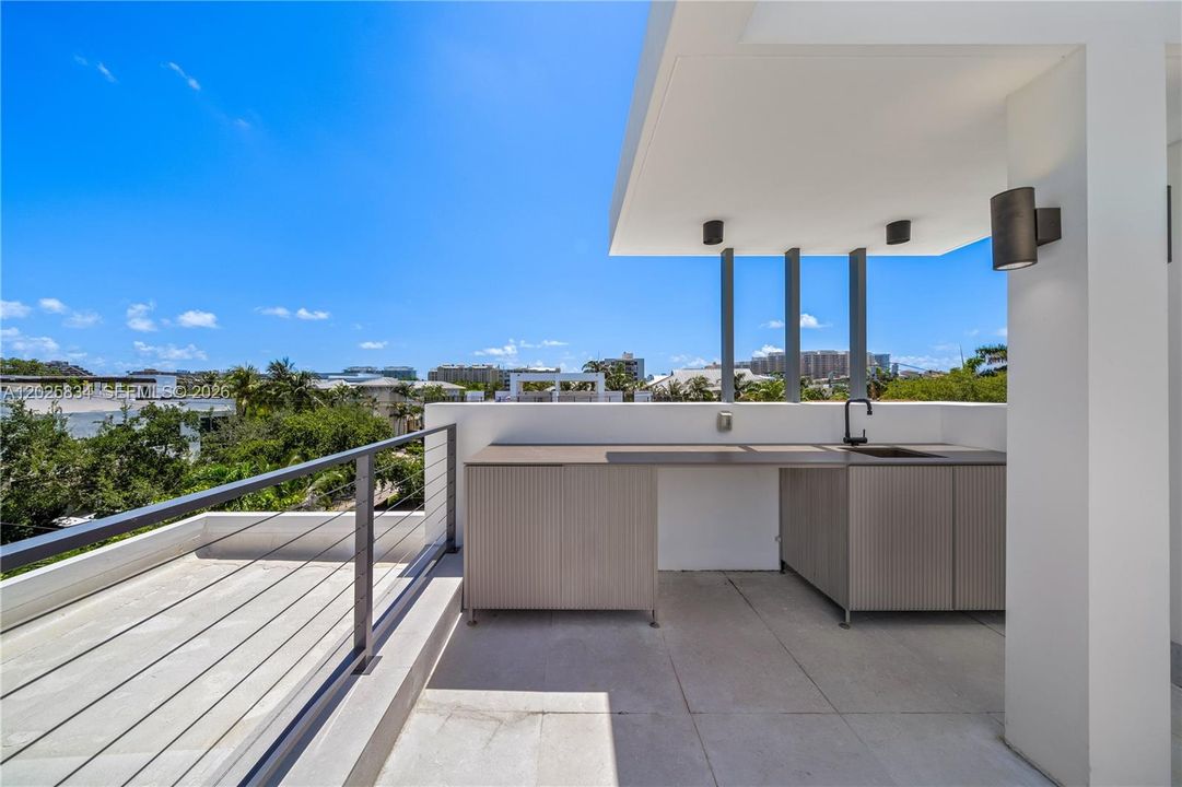 For Sale: $7,490,000 (5 beds, 5 baths, 3768 Square Feet)