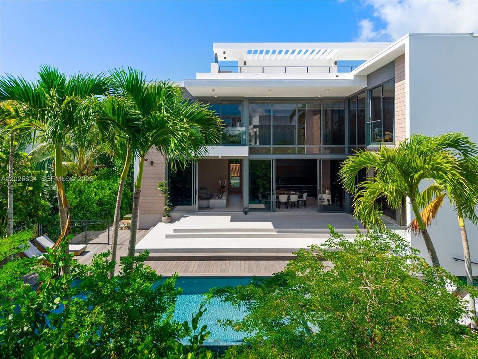 For Sale: $7,490,000 (5 beds, 5 baths, 3768 Square Feet)