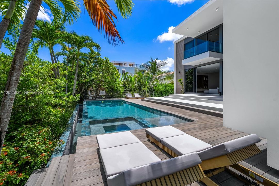 For Sale: $7,490,000 (5 beds, 5 baths, 3768 Square Feet)