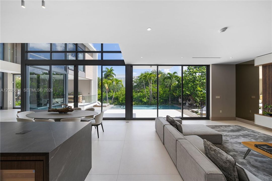 For Sale: $7,490,000 (5 beds, 5 baths, 3768 Square Feet)