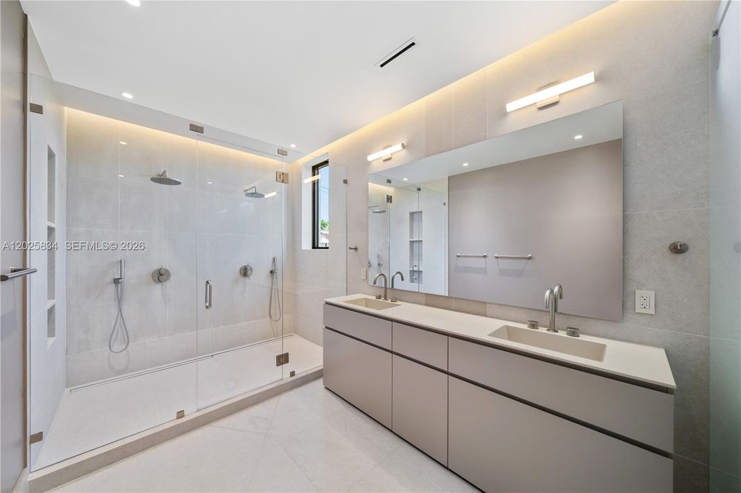 For Sale: $7,490,000 (5 beds, 5 baths, 3768 Square Feet)