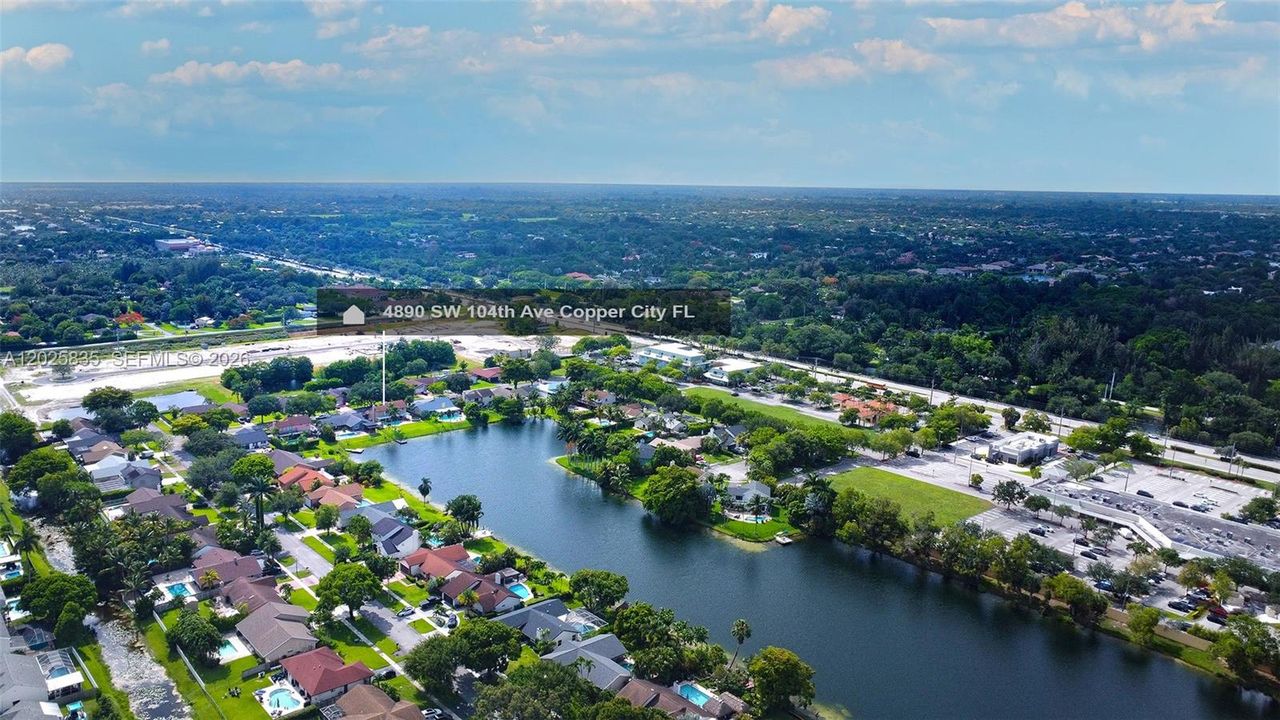 Недавно продано: $899,000 (4 спален, 2 ванн, 2456 Квадратных фут)