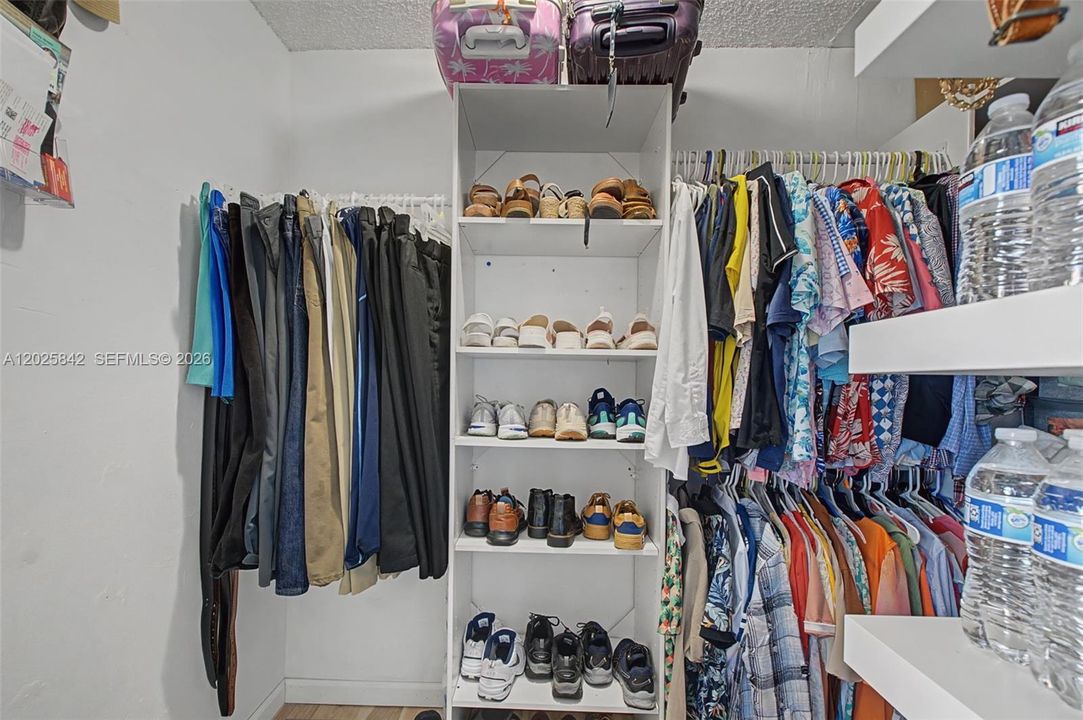 En Renta: $2,400 (2 camas, 1 baños, 990 Pies cuadrados)