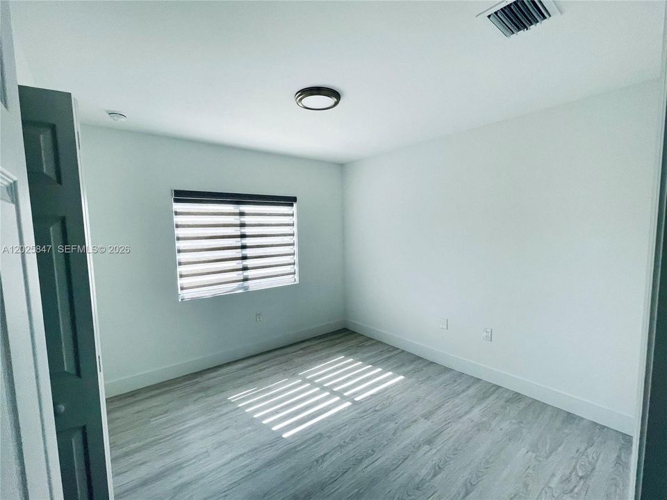 В аренду: $2,350 (2 спален, 1 ванн, 0 Квадратных фут)