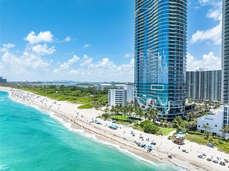 For Sale: $5,899,000 (3 beds, 3 baths, 2137 Square Feet)