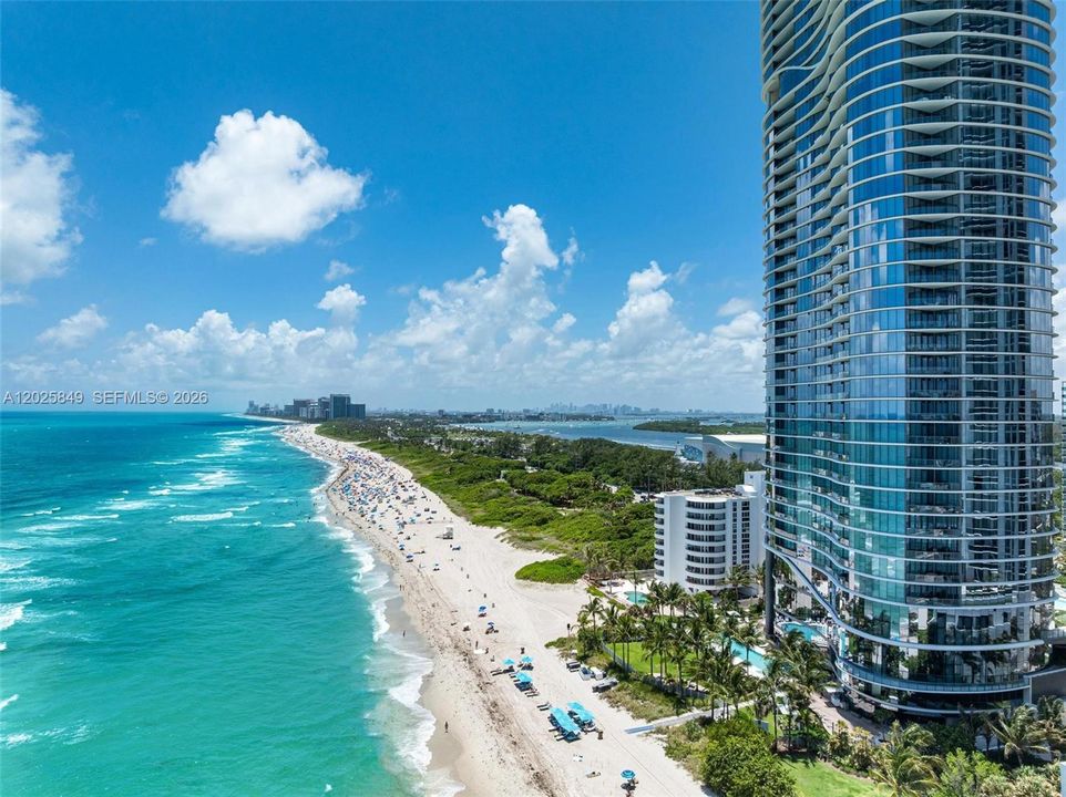 For Sale: $5,899,000 (3 beds, 3 baths, 2137 Square Feet)