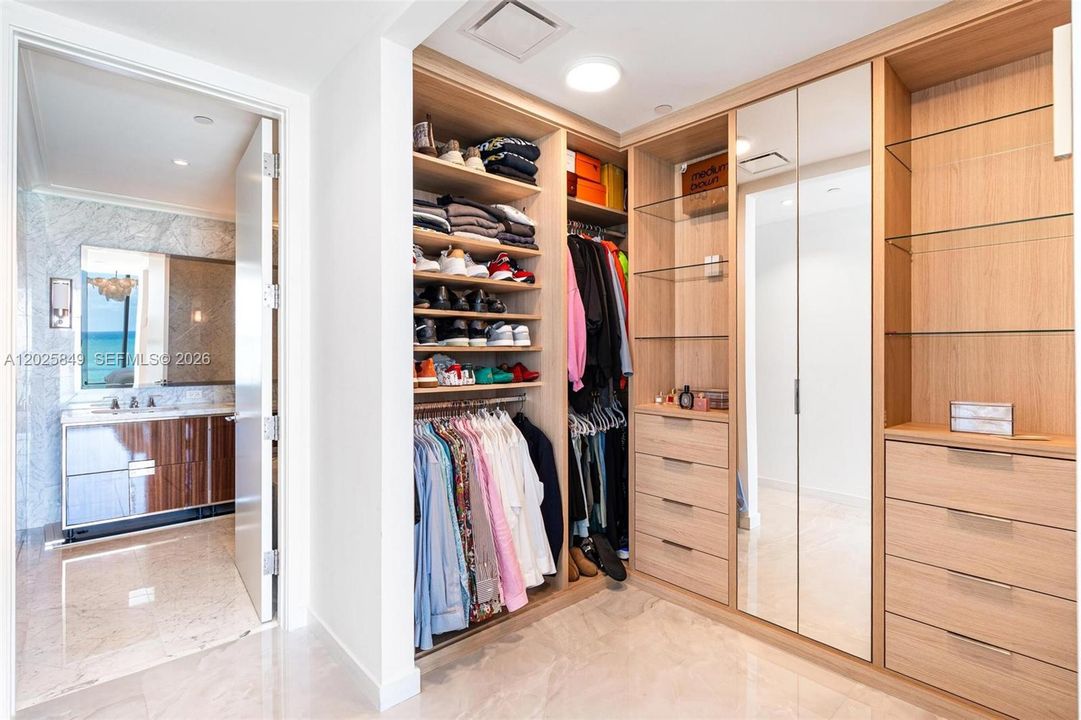 For Sale: $5,899,000 (3 beds, 3 baths, 2137 Square Feet)