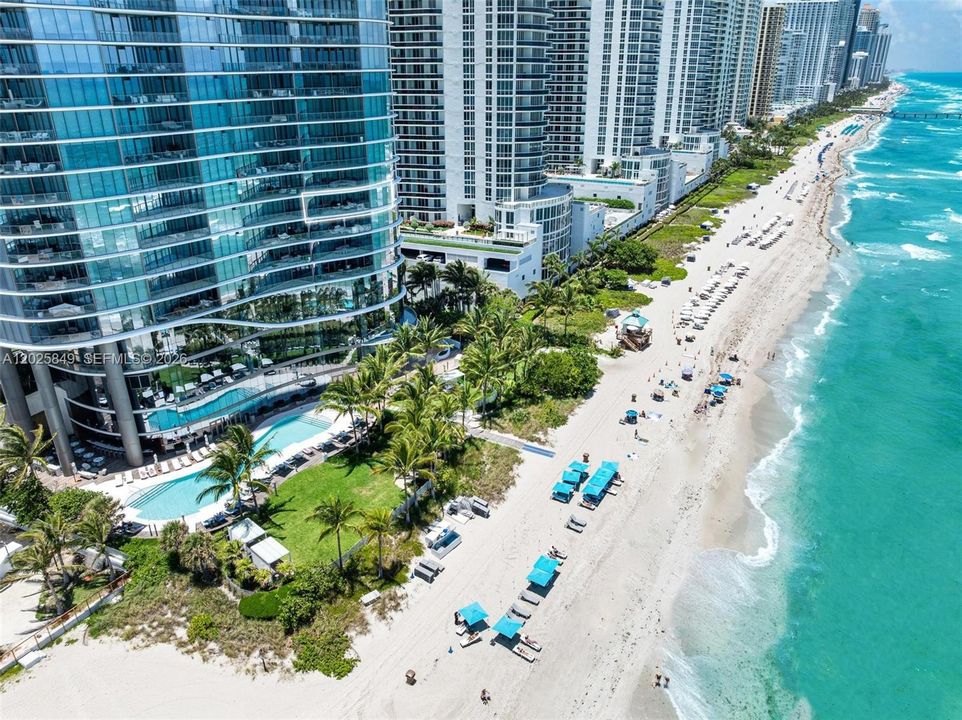 For Sale: $5,899,000 (3 beds, 3 baths, 2137 Square Feet)