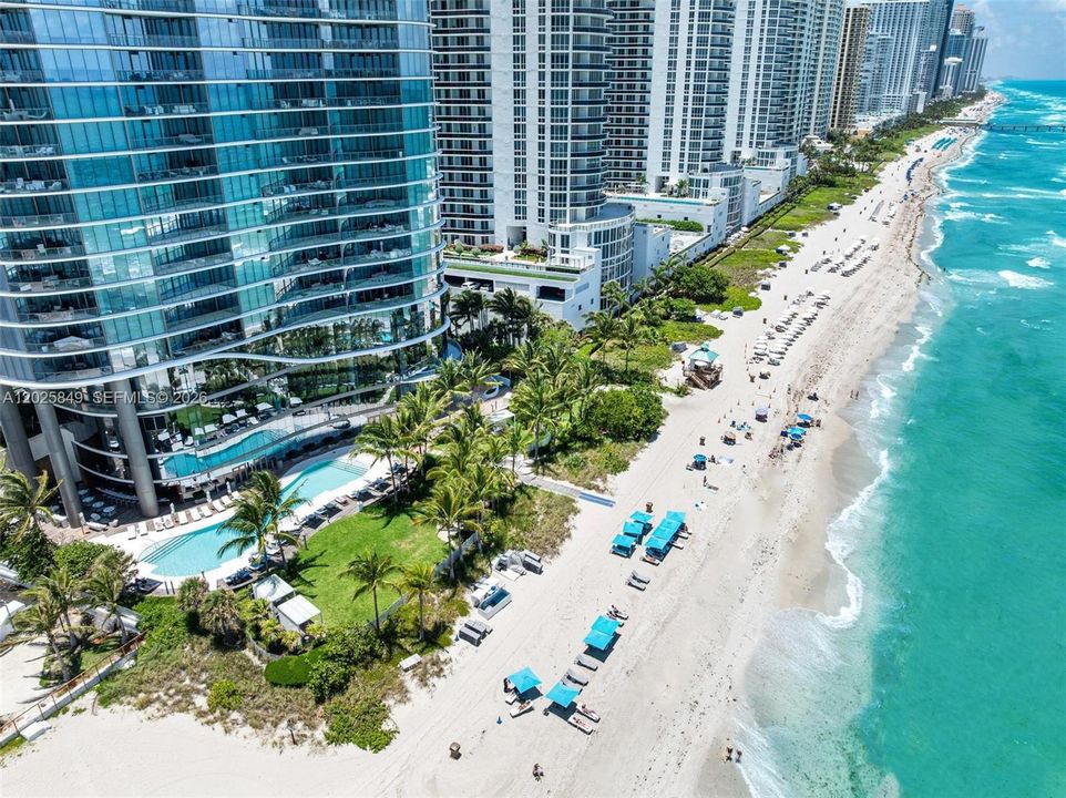 For Sale: $5,899,000 (3 beds, 3 baths, 2137 Square Feet)