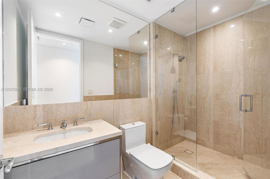 For Sale: $5,899,000 (3 beds, 3 baths, 2137 Square Feet)