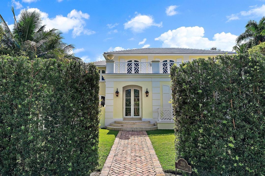 210 Emerald Ln-40