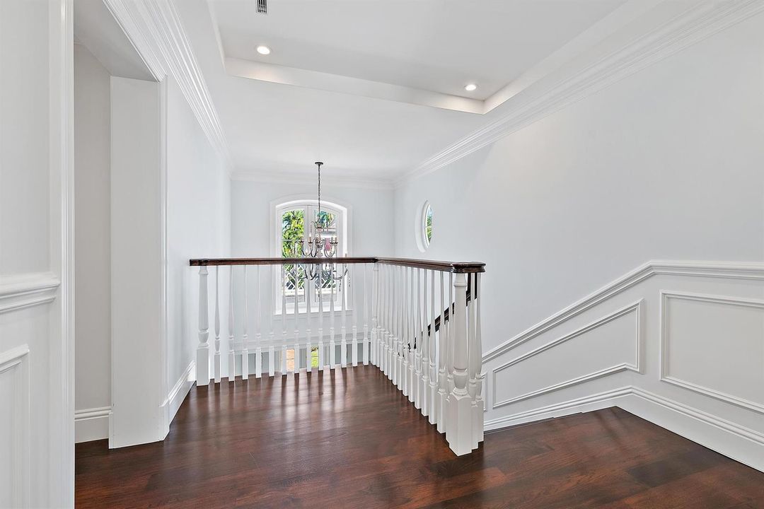 210 Emerald Ln-33