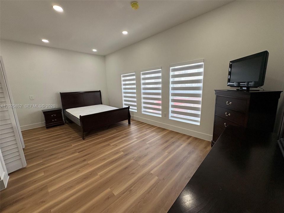 En Renta: $1,350 (0 camas, 1 baños, 0 Pies cuadrados)