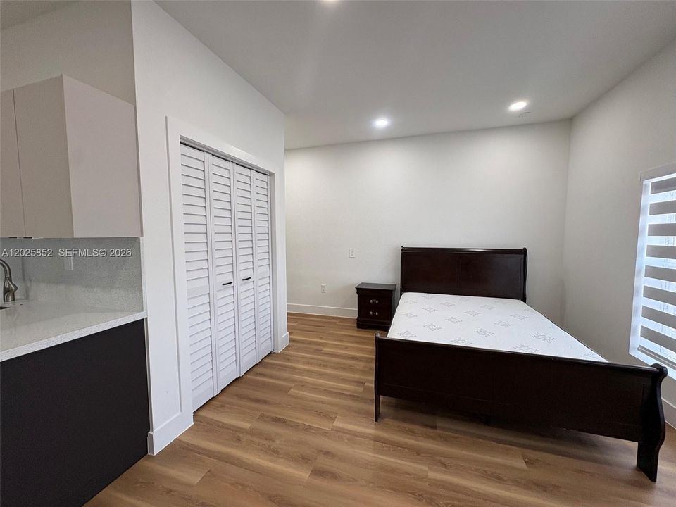 En Renta: $1,350 (0 camas, 1 baños, 0 Pies cuadrados)