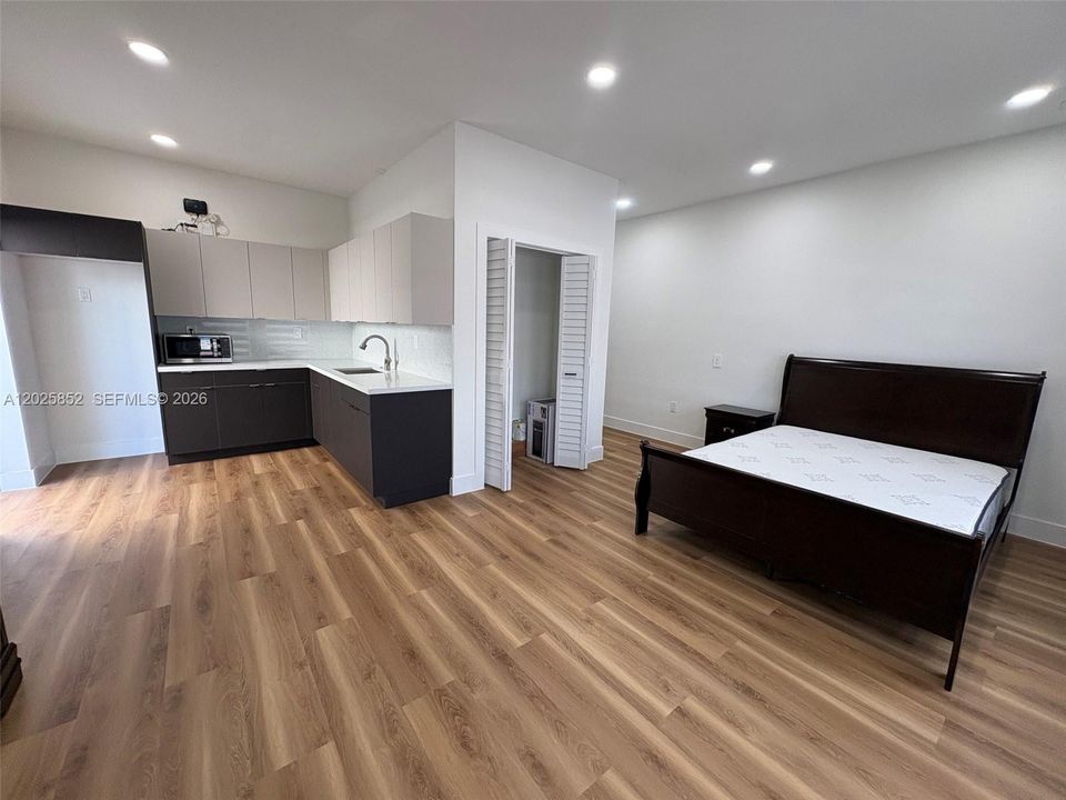En Renta: $1,350 (0 camas, 1 baños, 0 Pies cuadrados)