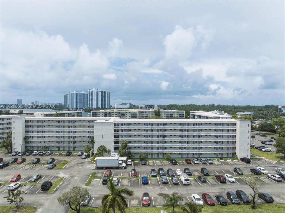 For Sale: $259,000 (2 beds, 1 baths, 965 Square Feet)