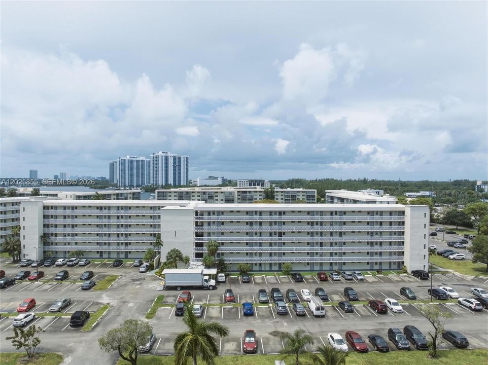 For Sale: $259,000 (2 beds, 1 baths, 965 Square Feet)