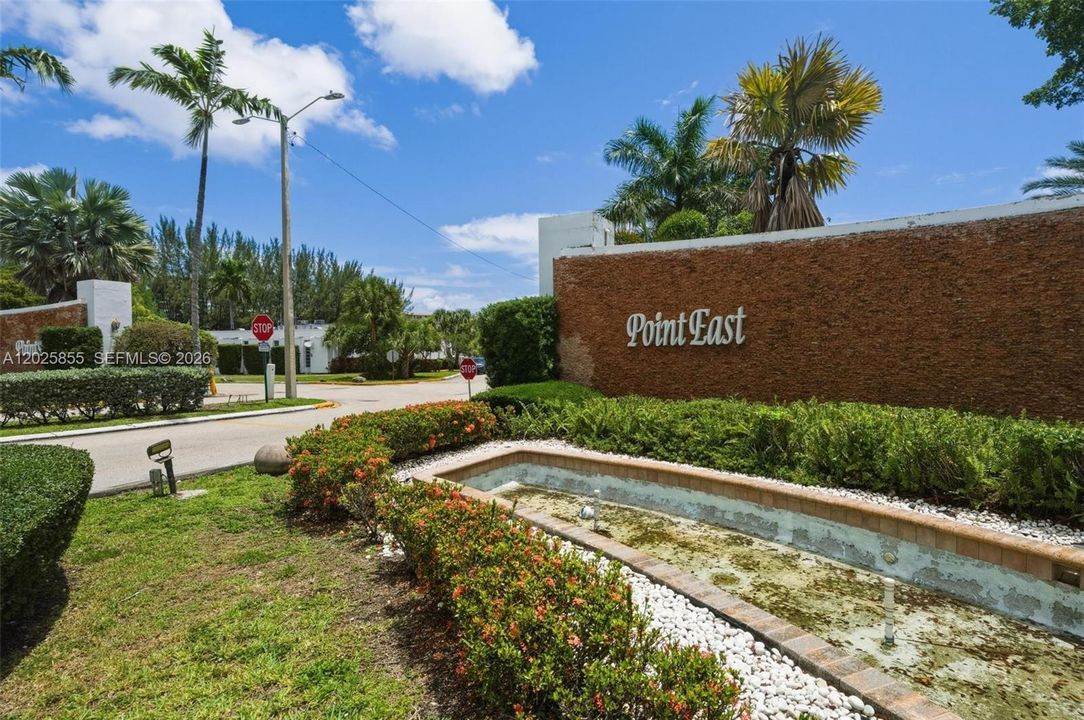 For Sale: $259,000 (2 beds, 1 baths, 965 Square Feet)