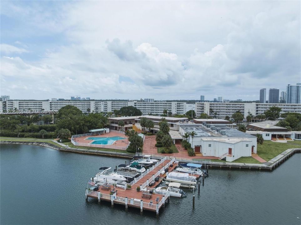 For Sale: $259,000 (2 beds, 1 baths, 965 Square Feet)