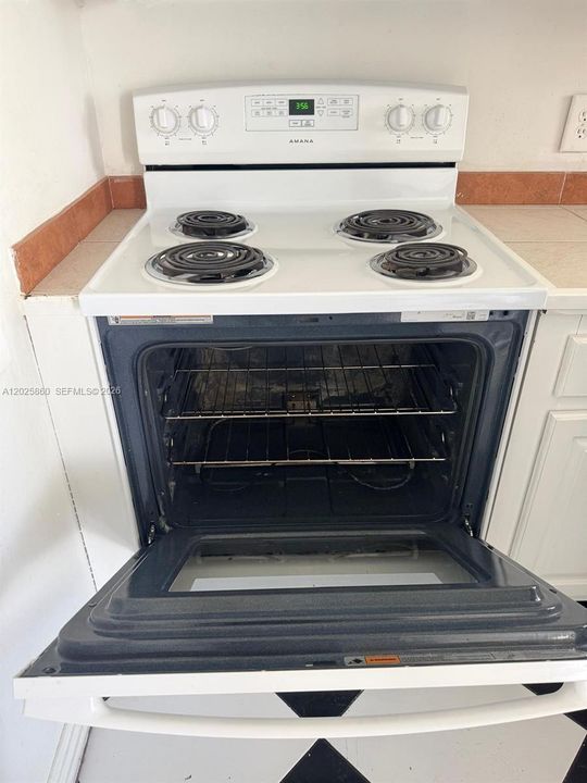 В аренду: $1,400 (1 спален, 1 ванн, 640 Квадратных фут)