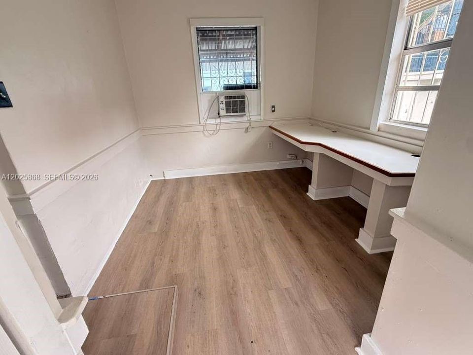 For Rent: $1,490 (1 beds, 1 baths, 680 Square Feet)