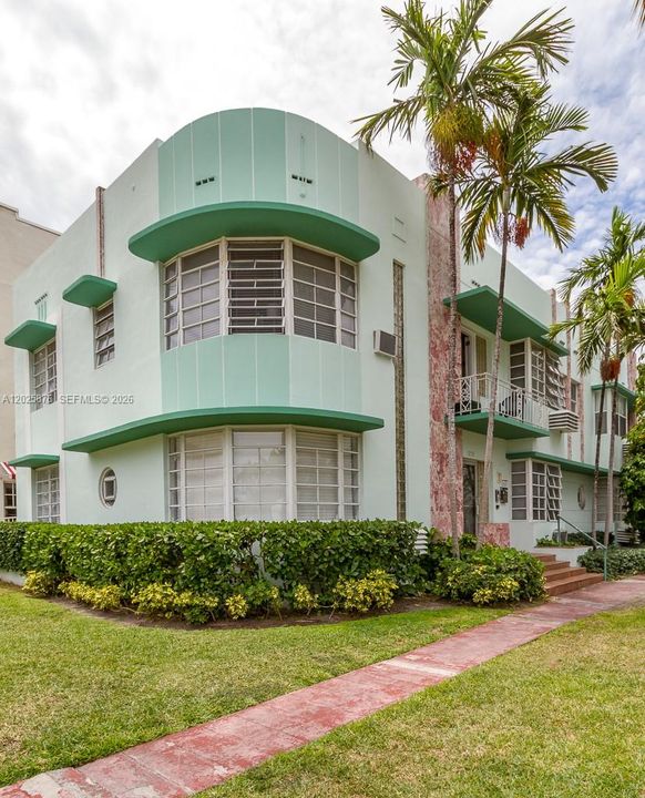 For Rent: $1,970 (1 beds, 1 baths, 600 Square Feet)