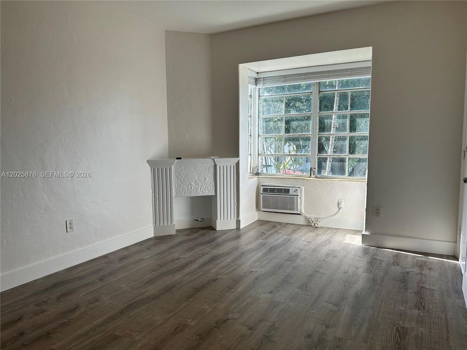 For Rent: $1,970 (1 beds, 1 baths, 600 Square Feet)