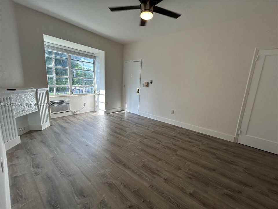 For Rent: $1,970 (1 beds, 1 baths, 600 Square Feet)