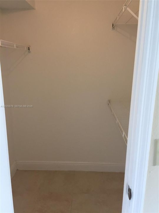 Activo con contrato: $270,000 (2 camas, 2 baños, 1065 Pies cuadrados)