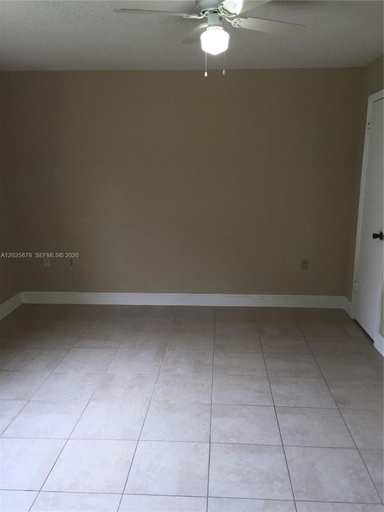 Activo con contrato: $270,000 (2 camas, 2 baños, 1065 Pies cuadrados)