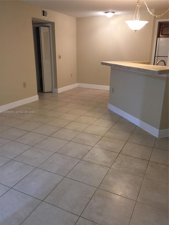 Activo con contrato: $270,000 (2 camas, 2 baños, 1065 Pies cuadrados)