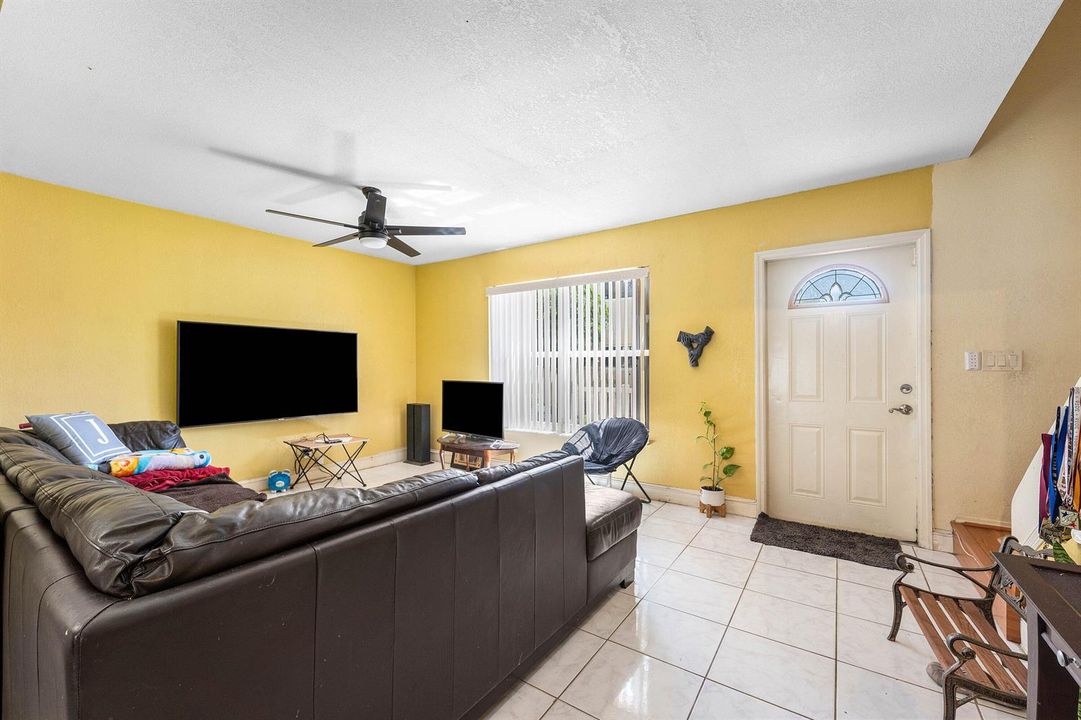 005-1105Northwest80thTerrace-E-Margate-F