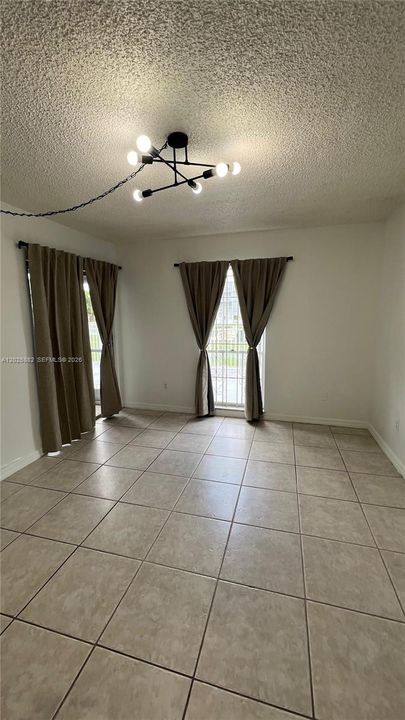 For Rent: $1,750 (1 beds, 1 baths, 780 Square Feet)