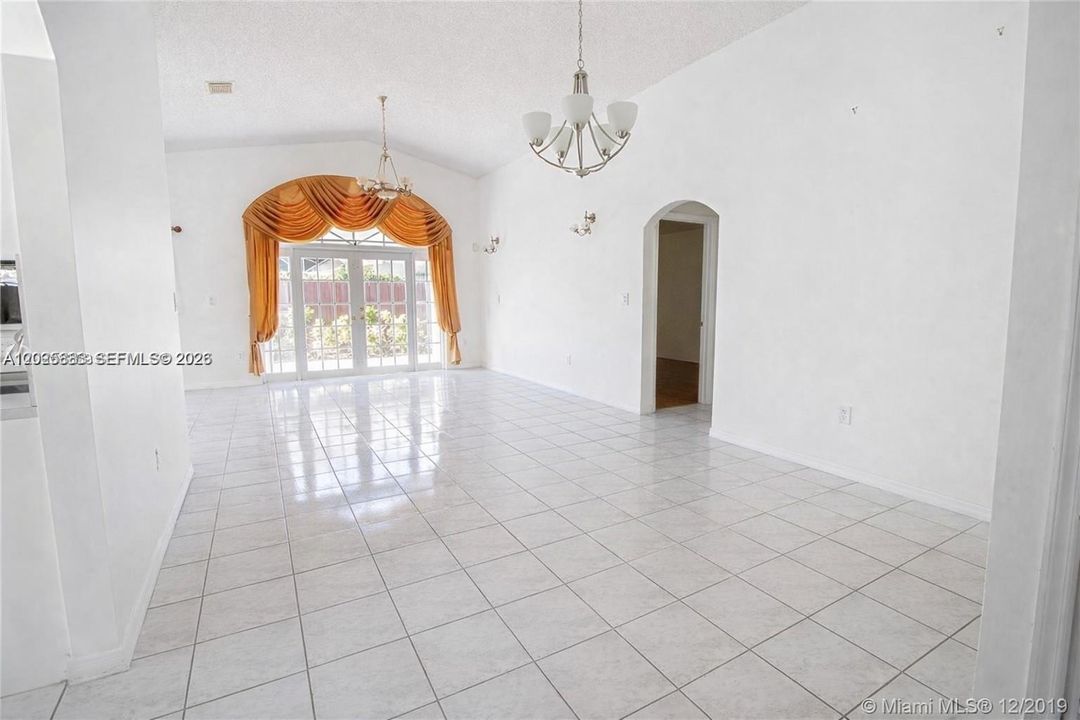 En Venta: $598,000 (3 camas, 2 baños, 1631 Pies cuadrados)