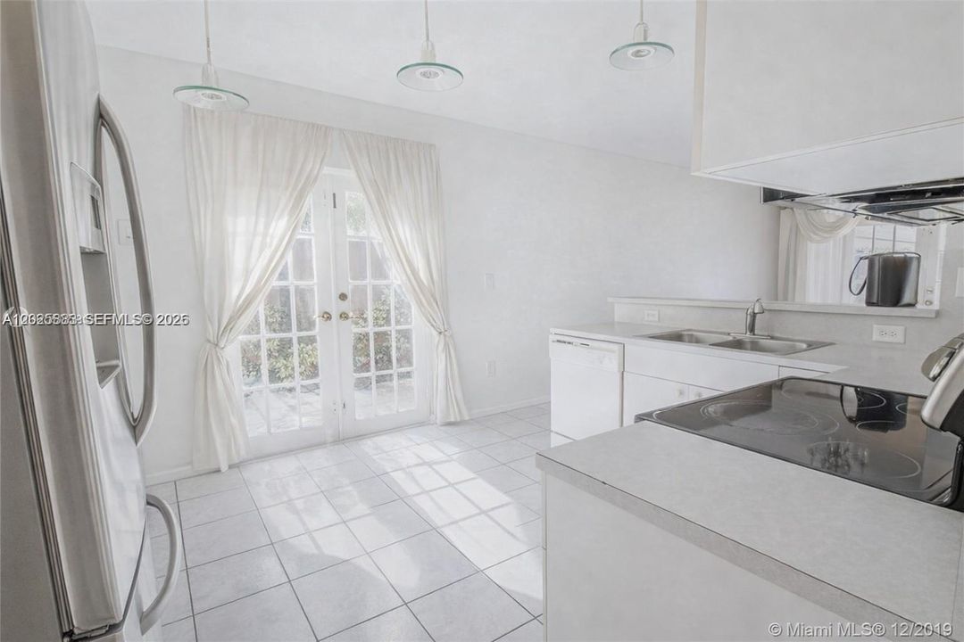 En Venta: $598,000 (3 camas, 2 baños, 1631 Pies cuadrados)