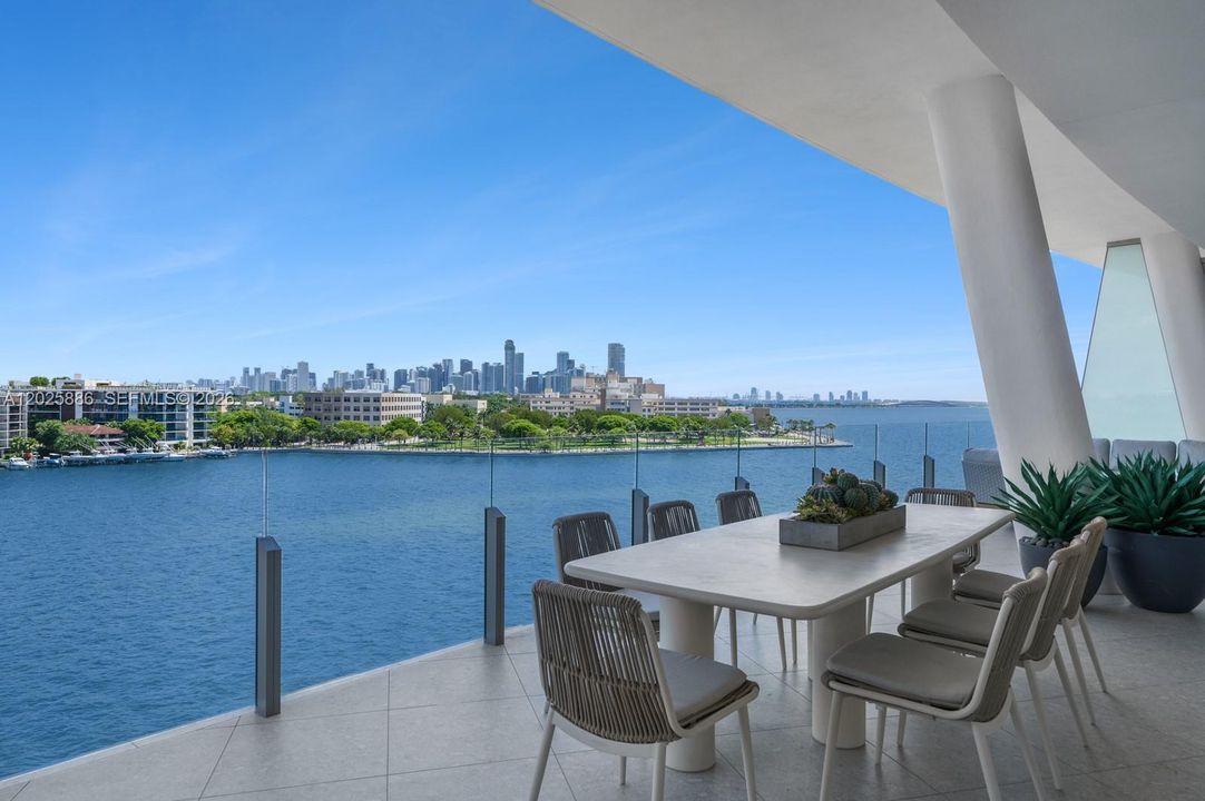 For Sale: $21,300,000 (4 beds, 5 baths, 7027 Square Feet)