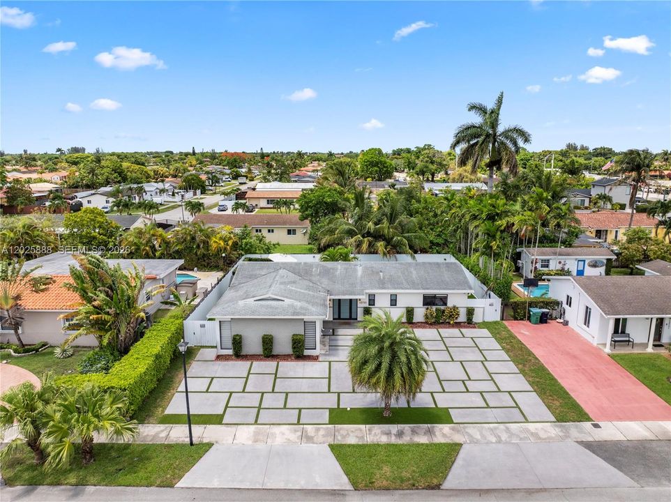 For Sale: $950,000 (3 beds, 2 baths, 1676 Square Feet)