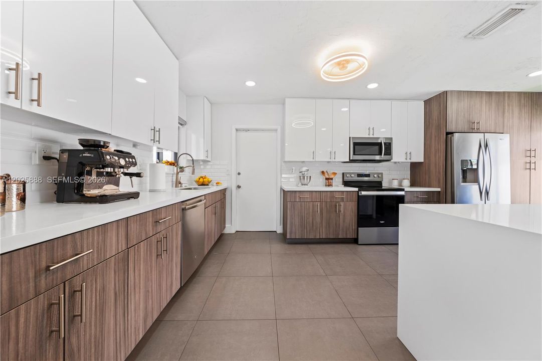 For Sale: $950,000 (3 beds, 2 baths, 1676 Square Feet)